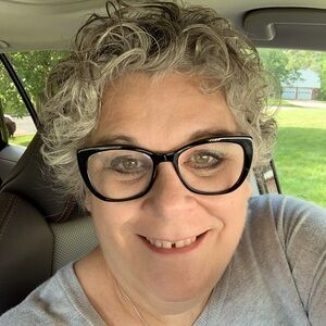 Meet your Posher, Stephanie